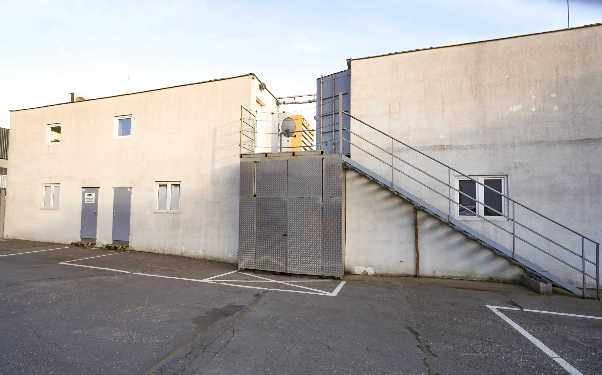 Site and parking